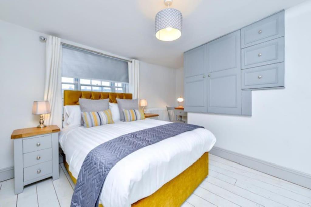 Victorian Townhouse - Stamford Centre - 2 Big Bedrooms, Living Room Kitchen Etc Tastefully Decorated Екстер'єр фото