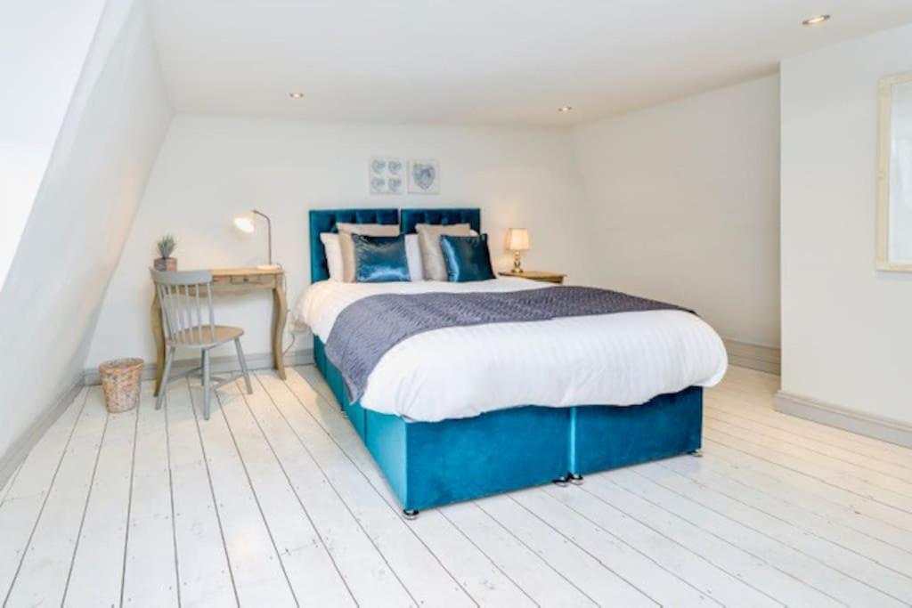 Victorian Townhouse - Stamford Centre - 2 Big Bedrooms, Living Room Kitchen Etc Tastefully Decorated Екстер'єр фото